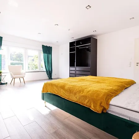 Design Apartment Zentral Fuer 6 In Andernach: Ausblick, Wifi, Kueche Exterior foto