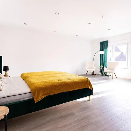 Design Apartment Zentral Fuer 6 In Andernach: Ausblick, Wifi, Kueche Exterior foto