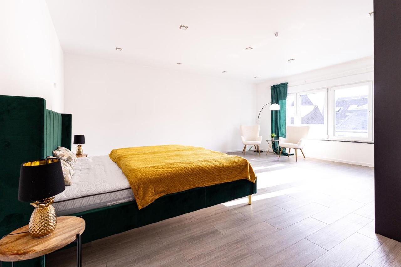 Design Zentral Fuer 6 In Andernach: Ausblick, Wifi, Kueche