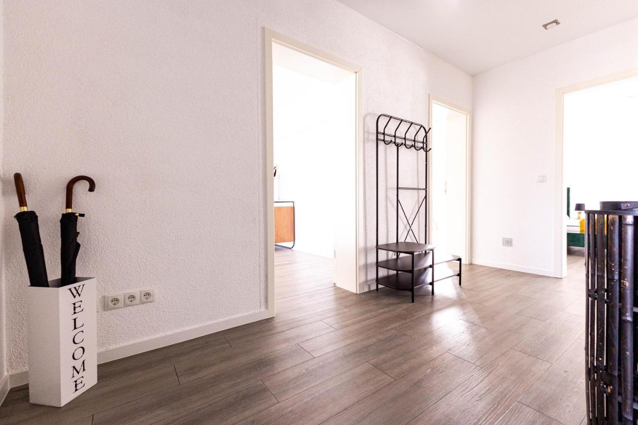 Design Zentral Fuer 6 In Andernach: Ausblick, Wifi, Kueche *