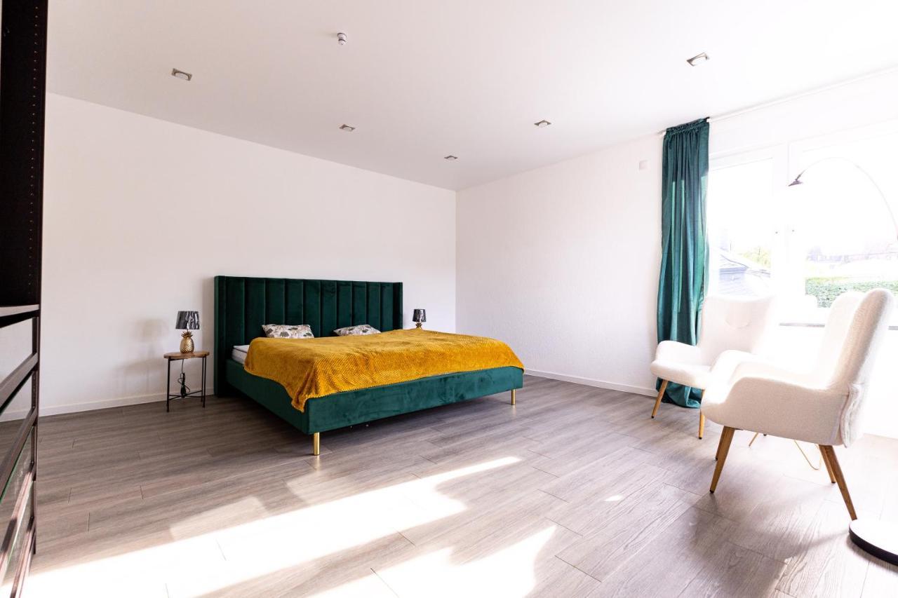 Apartment Design Zentral Fuer 6 In Andernach: Ausblick, Wifi, Kueche *