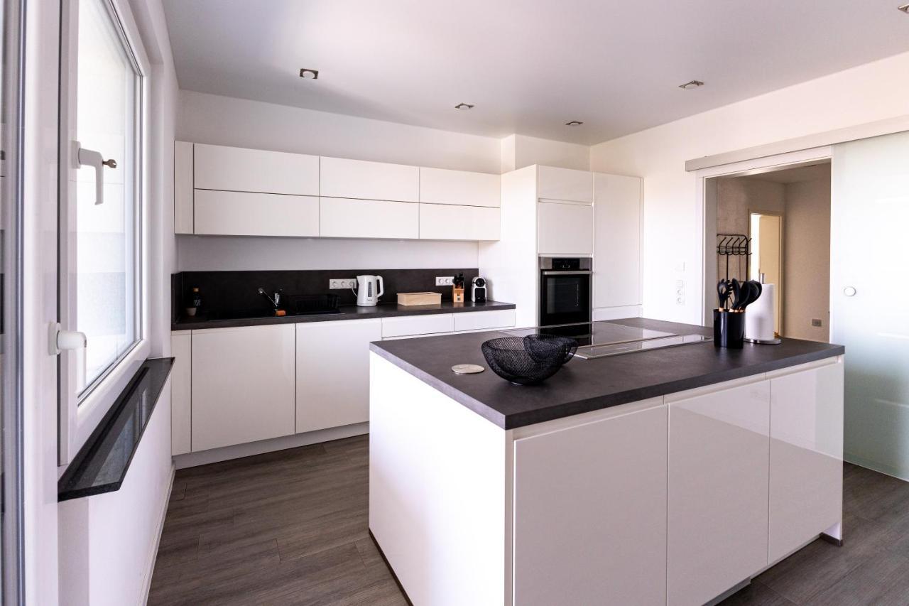 Apartment Design Zentral Fuer 6 In Andernach: Ausblick, Wifi, Kueche